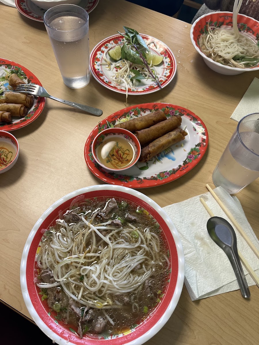 Saigon Noodle House - Photo 3