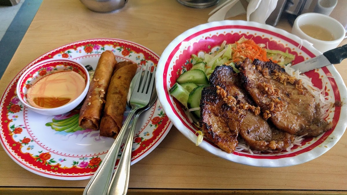 Saigon Noodle House - Photo 5