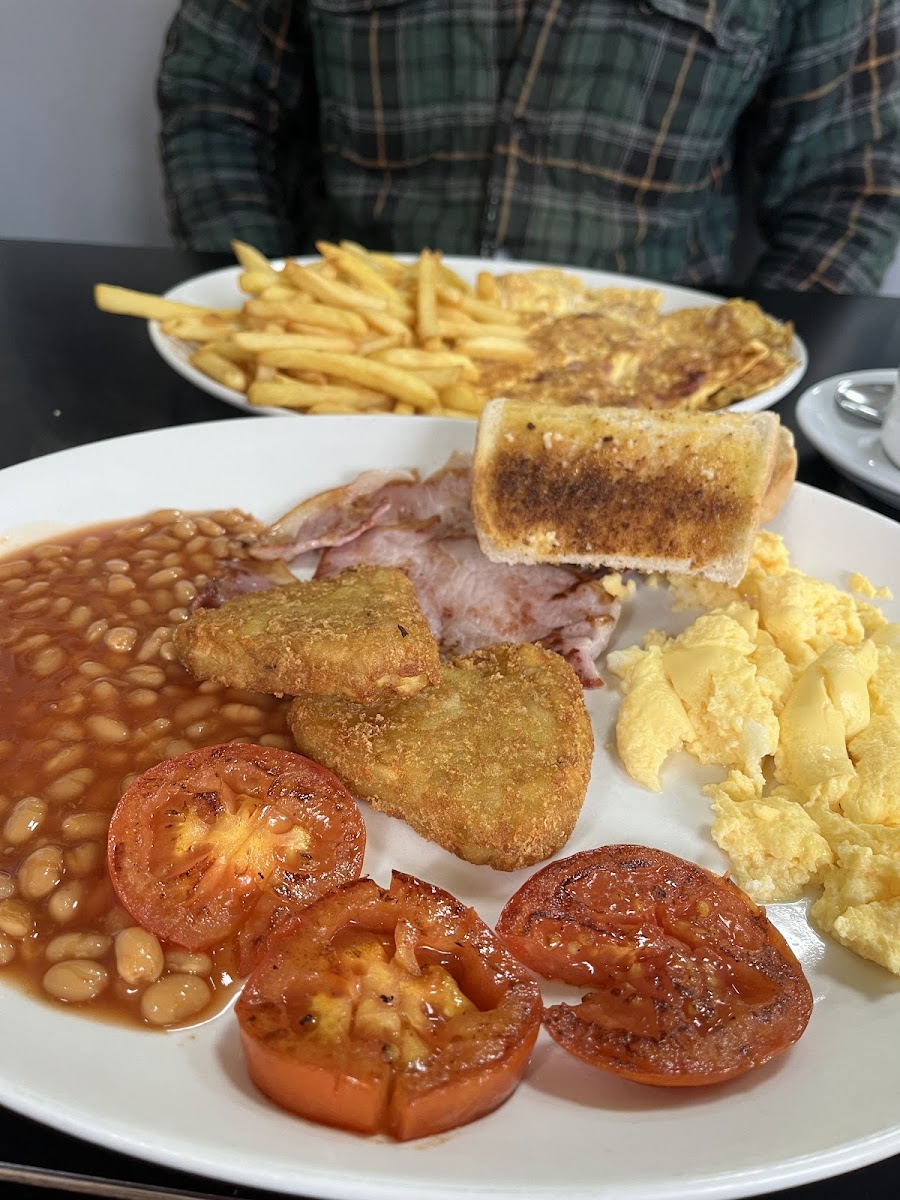 Parkwood Cafe - Photo 4