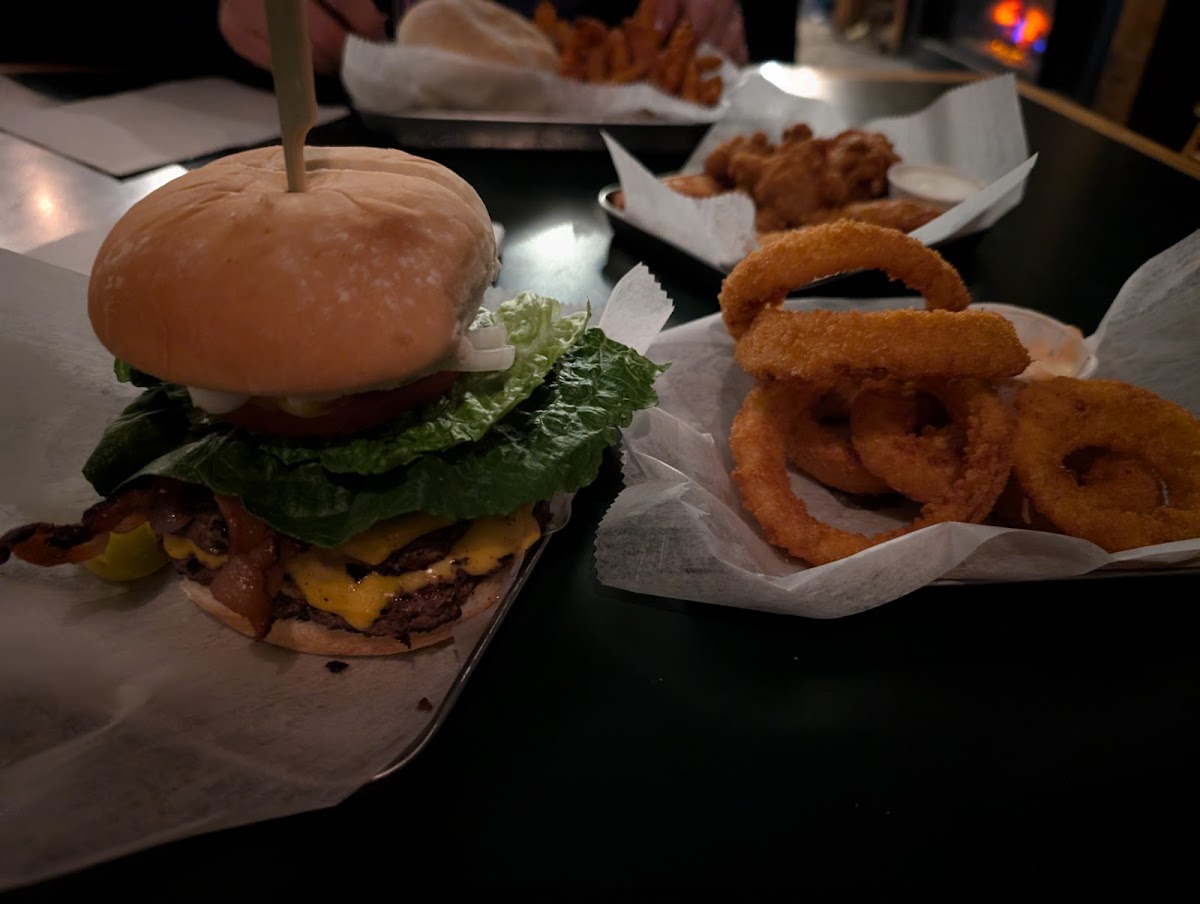 Betty's Bar - Photo 7