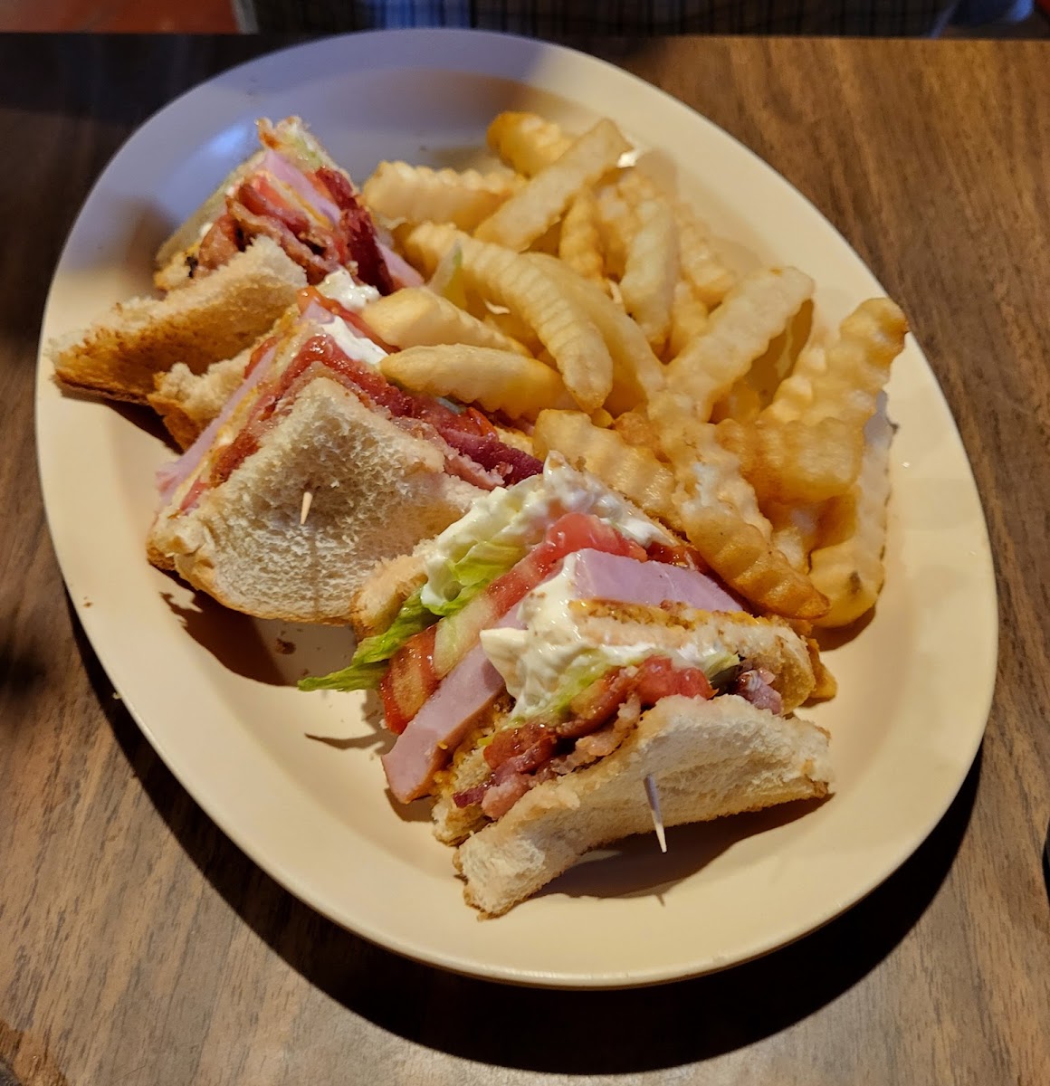 Pat's Restaurant - Photo 4