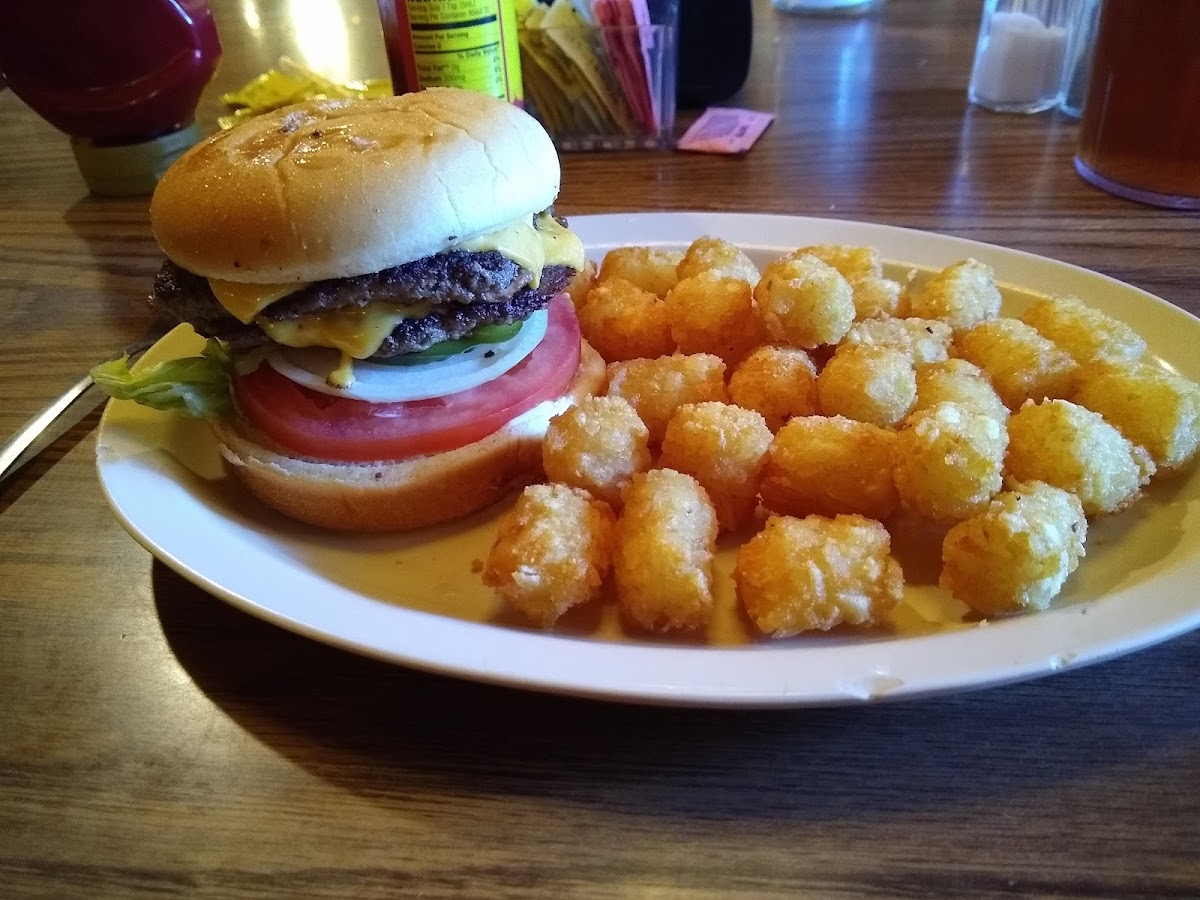 Pat's Restaurant - Photo 7