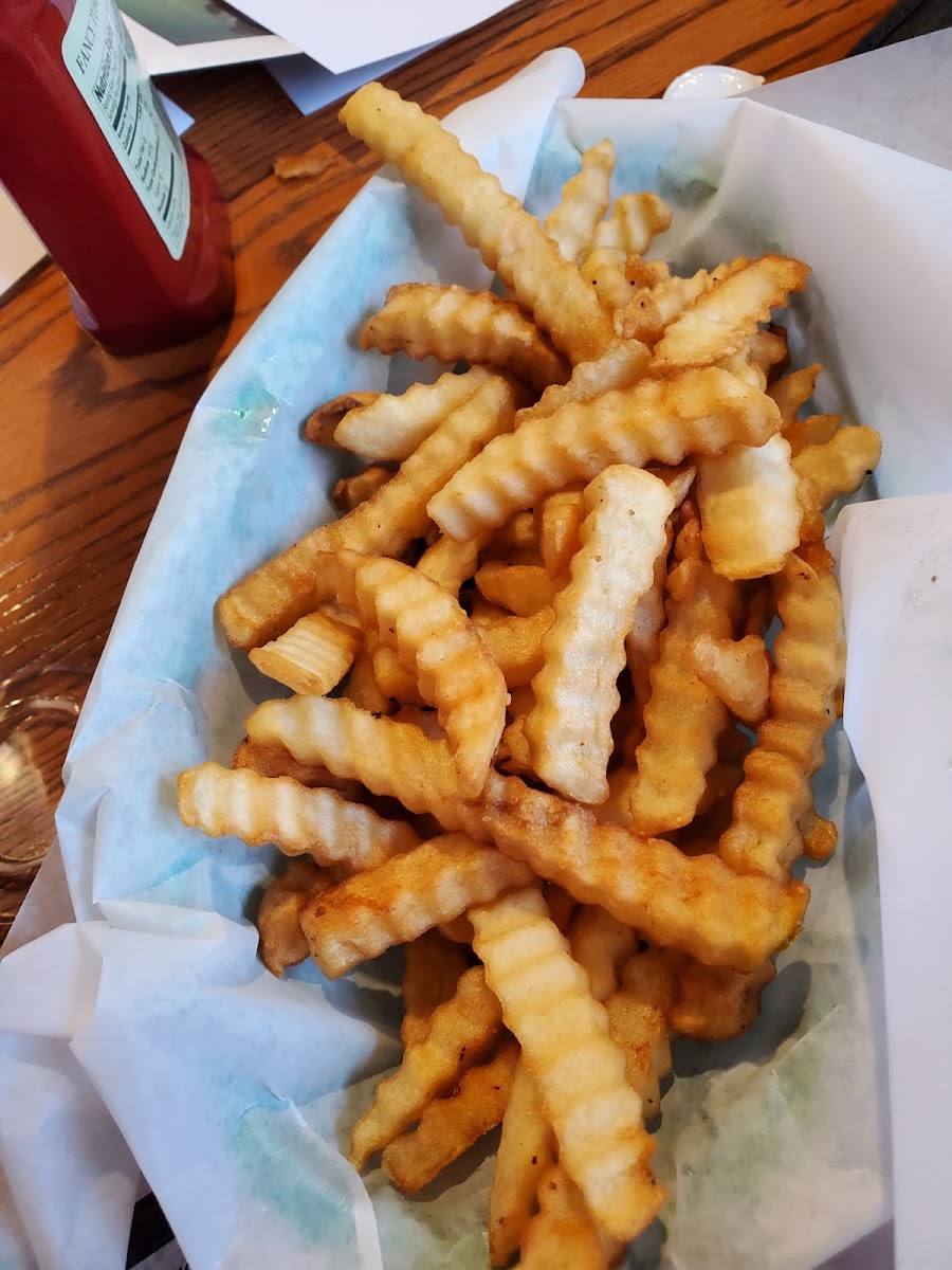 DeMark’s Bar & Restaurant - Photo 4