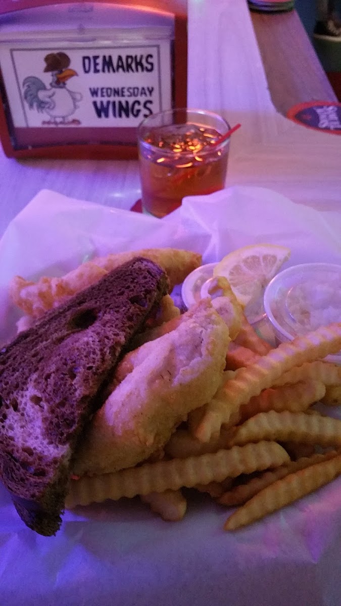 DeMark’s Bar & Restaurant - Photo 6