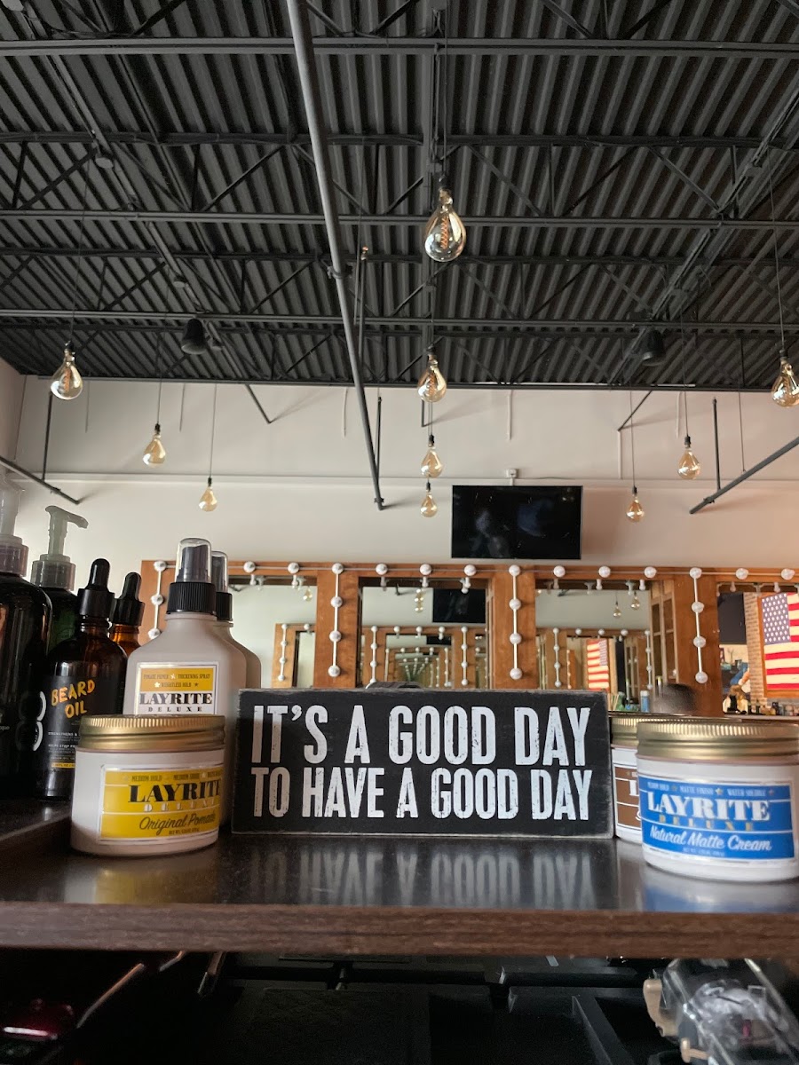 Landon Maxwell Barbershop - Photo 2