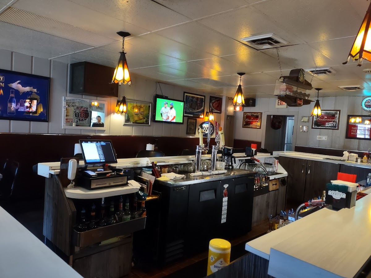 Hiway Inn