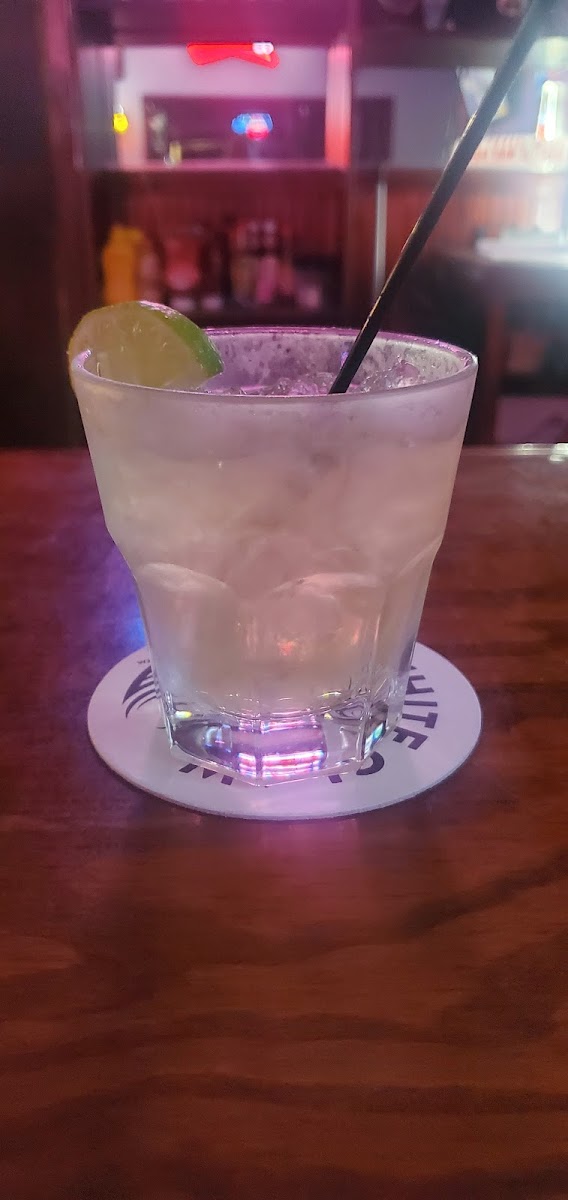 Oasis Bar and Grill - Photo 2