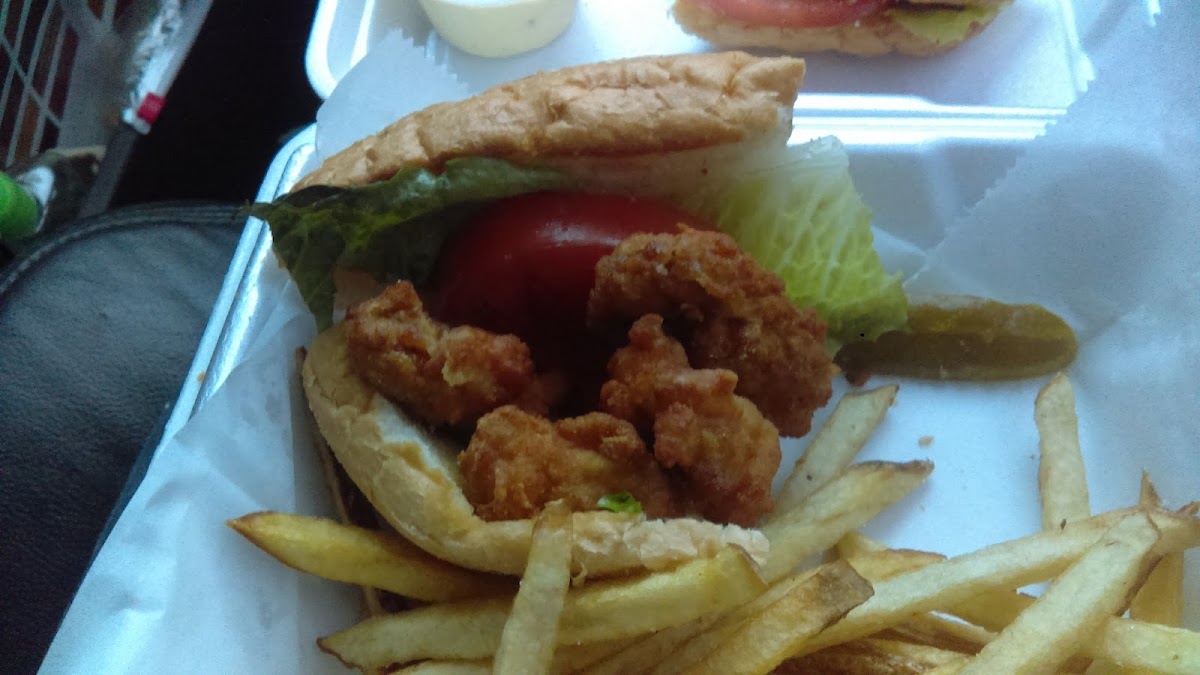 Oasis Bar and Grill - Photo 8
