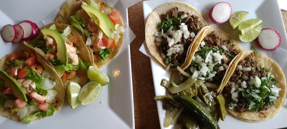 Los Machetes Authentic Mexican Restaurant - Photo 4