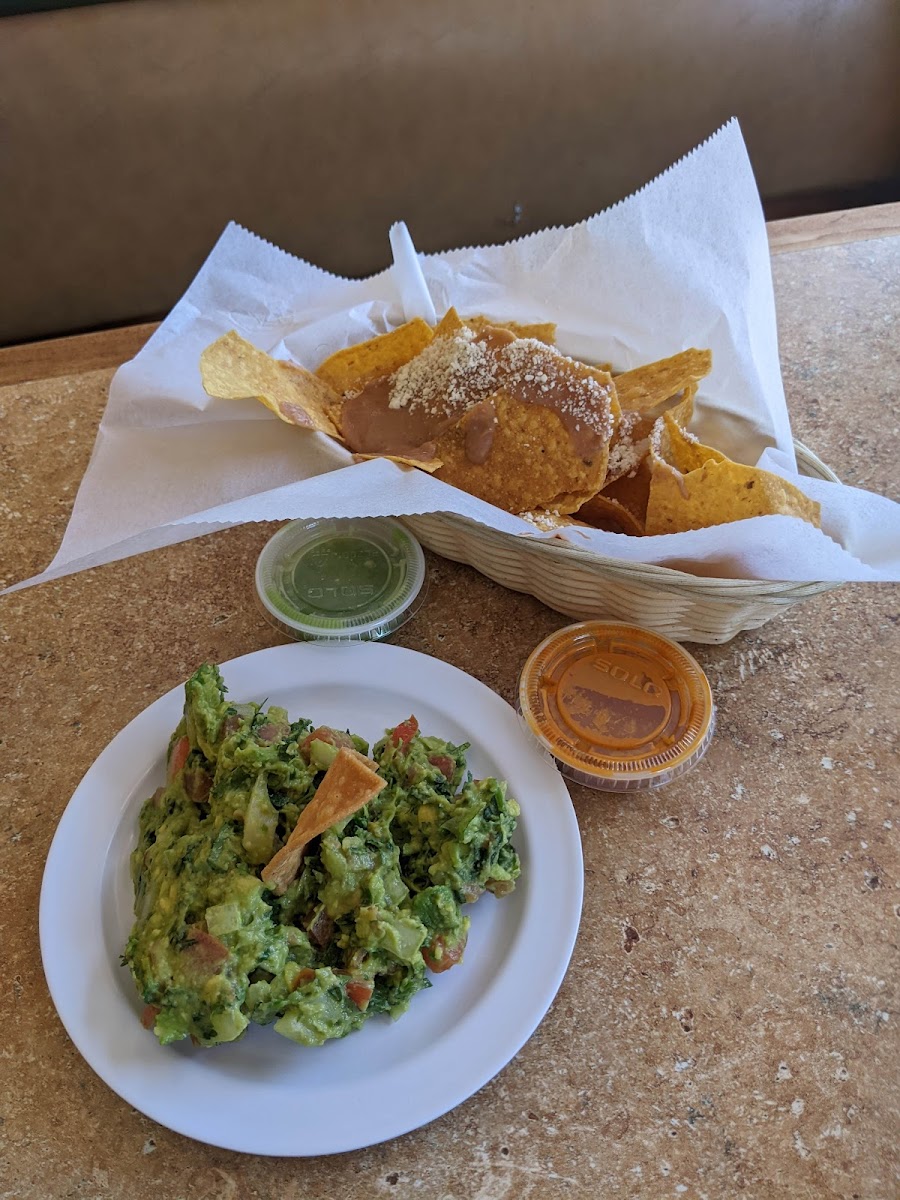Los Machetes Authentic Mexican Restaurant - Photo 6