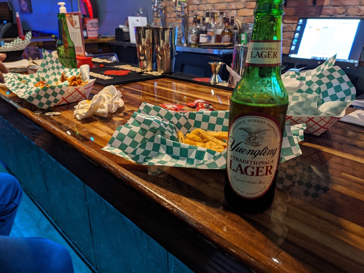Garage Bar - Photo 2