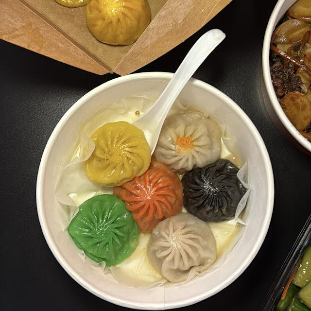 rainbow soup dumpling 6 六彩小籠包