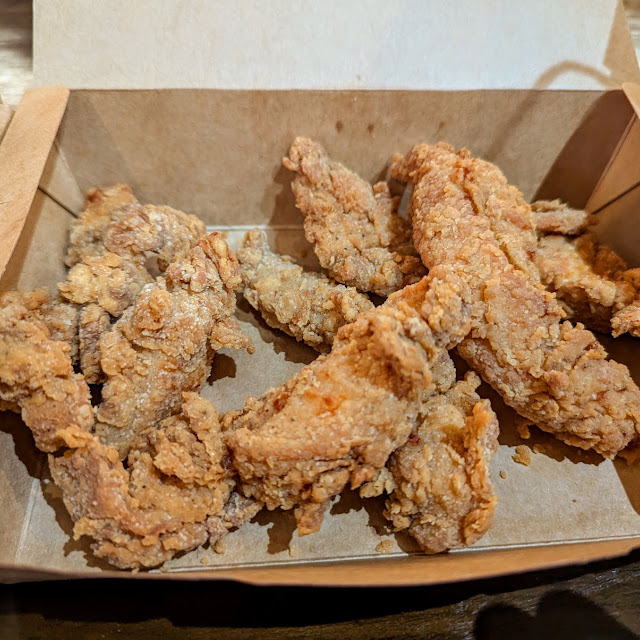 fried chicken wings 炸鸡翅