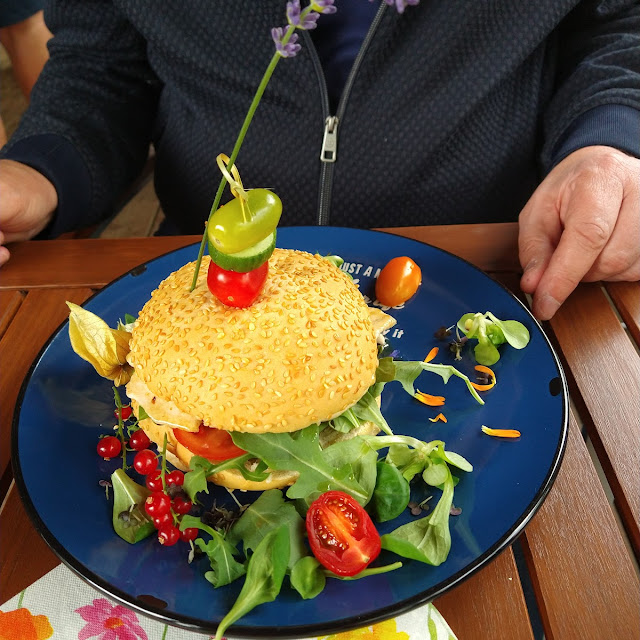 Burger Mit Hühnerfilet Pommes