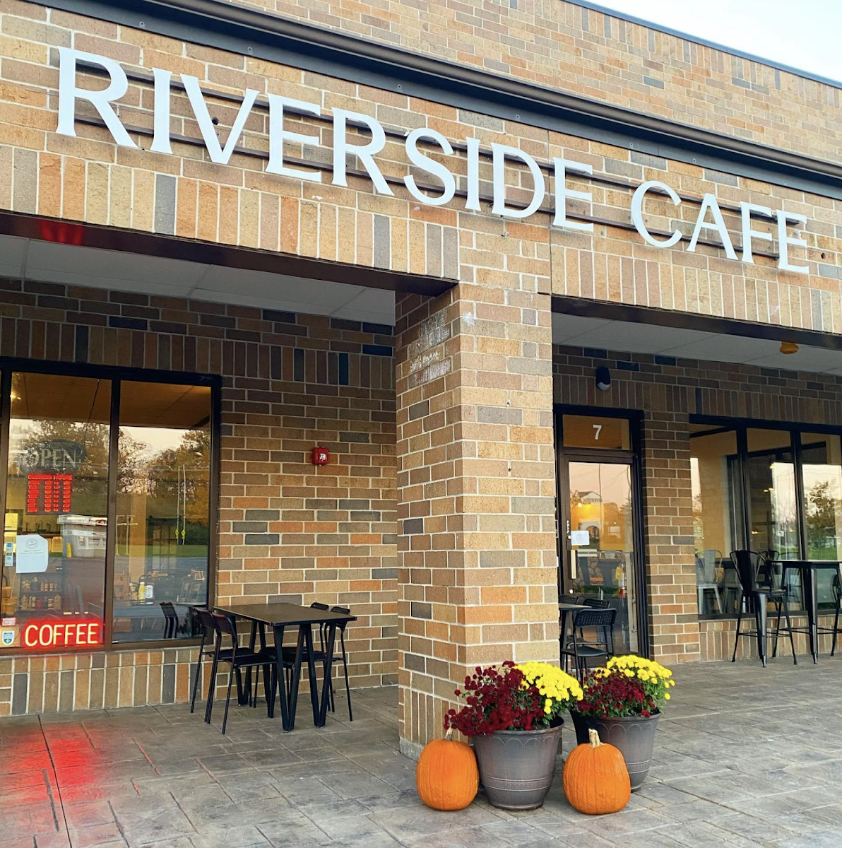 Riverside Cafe - Gurnee