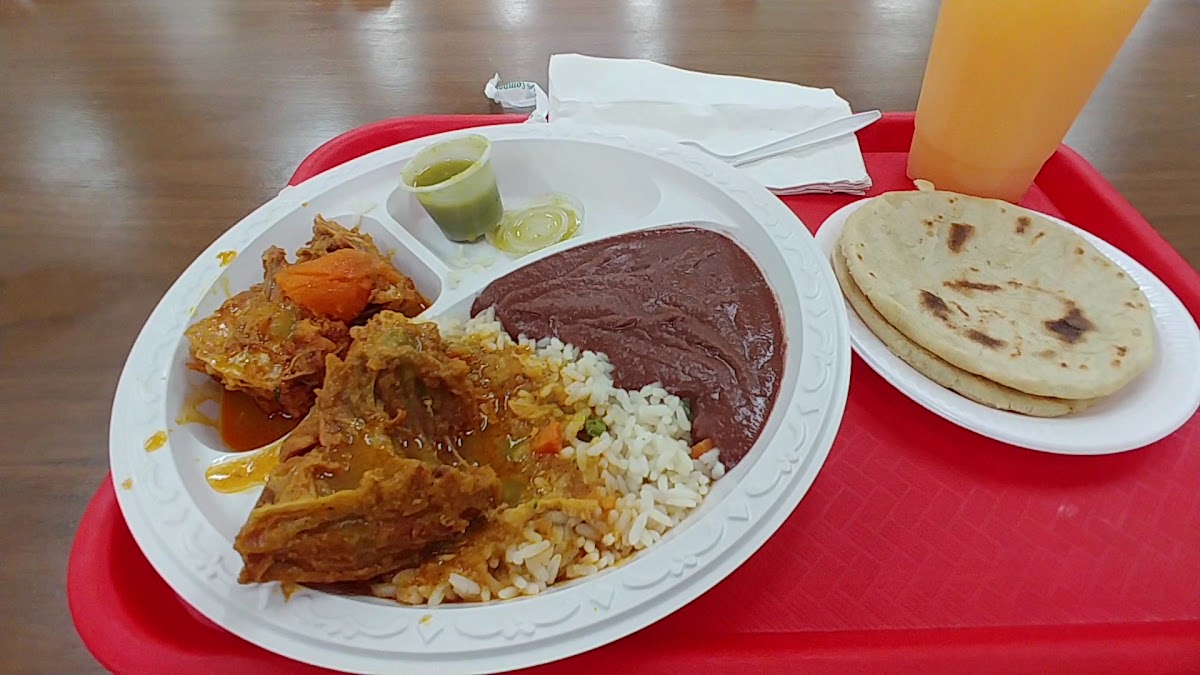 El Buen Gusto Restaurant - Hyattsville - Photo 1