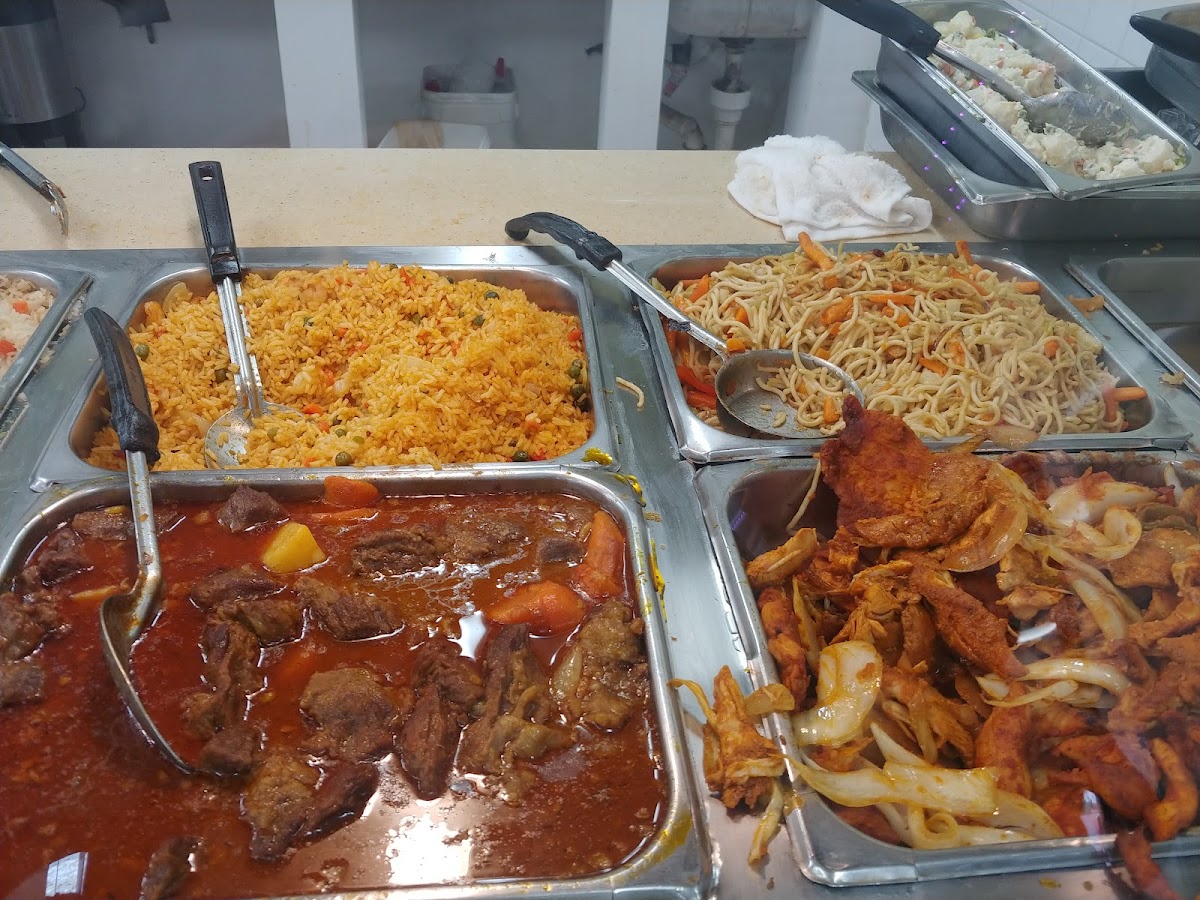 El Buen Gusto Restaurant - Hyattsville - Photo 4
