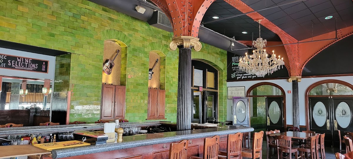 Trax Bar & Kitchen