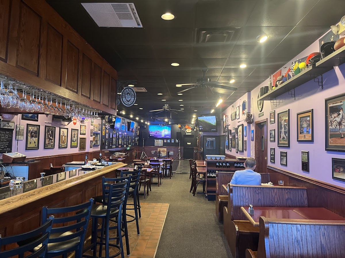 Tony's Cafe - Taneytown