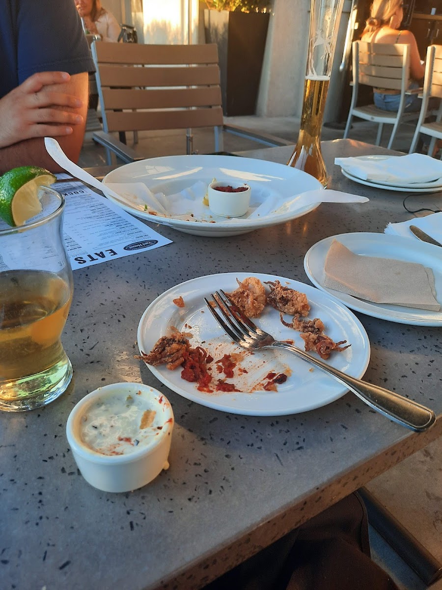 Yard House - Northridge - Photo 7