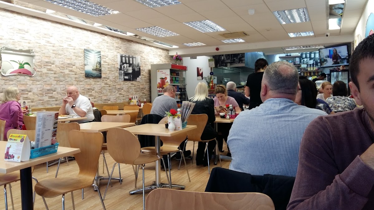 Cafe Cinco - Photo 8