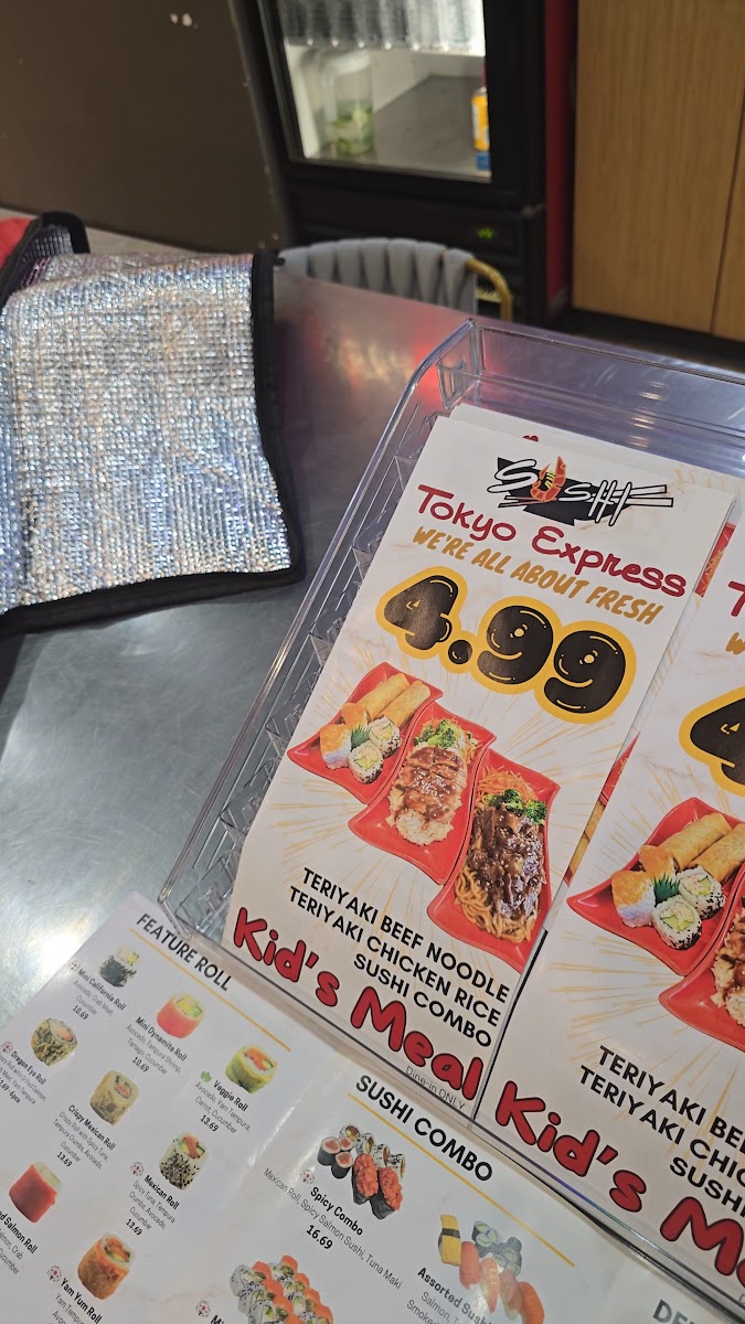 Tokyo Express - Edmonton - Photo 1