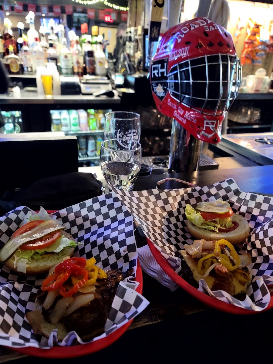 Road House Bar & Grill - Photo 3