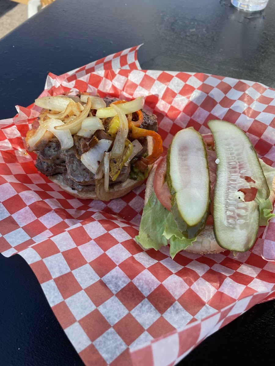 Road House Bar & Grill - Photo 4