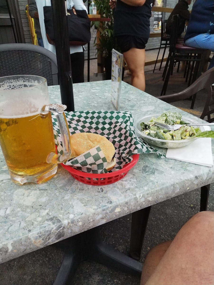 Road House Bar & Grill - Photo 7