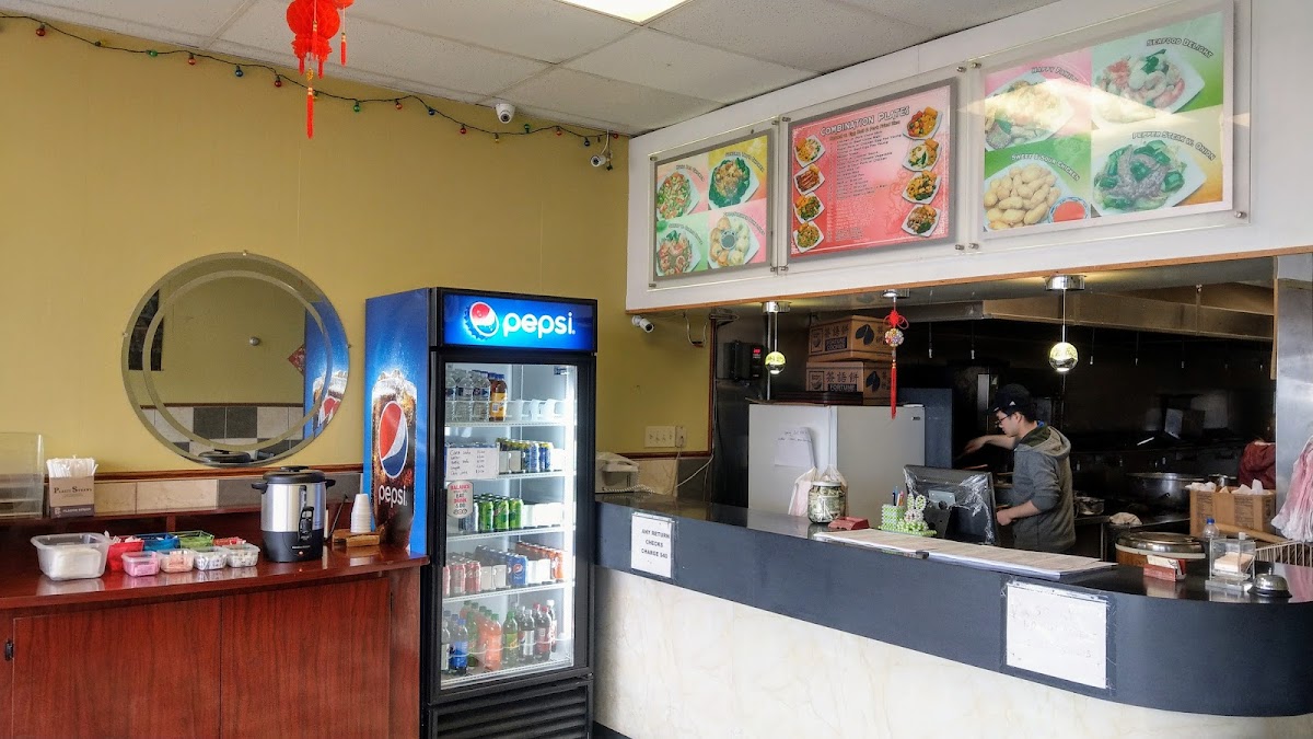 Dragon Chinese Restaurant - Everett - Photo 3
