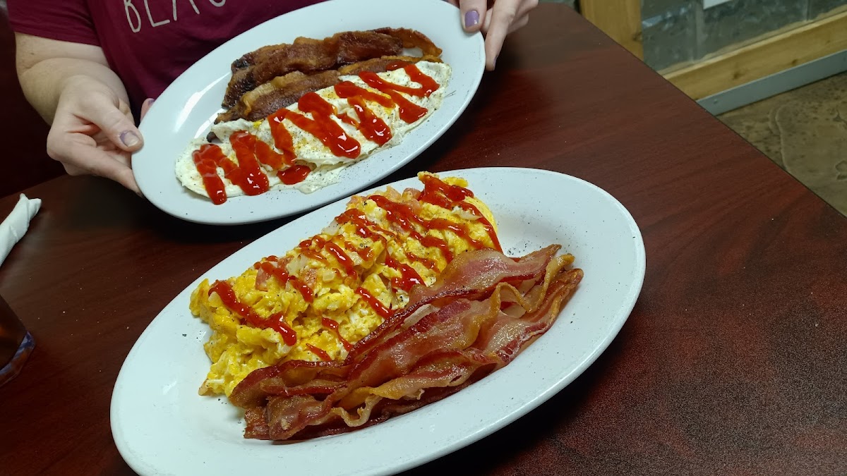 Dawson's Family Restaurant - Photo 9