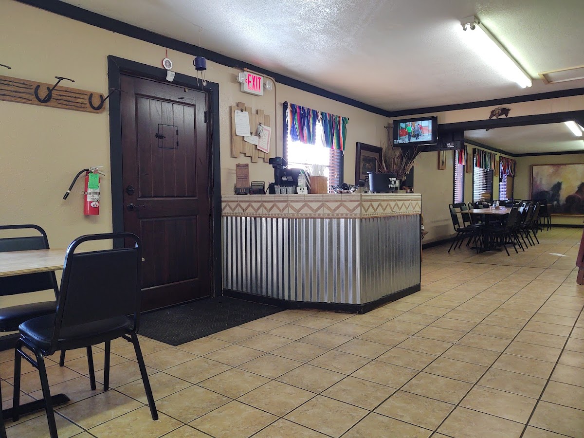 Los Tres Potrillos - Guymon - Photo 3