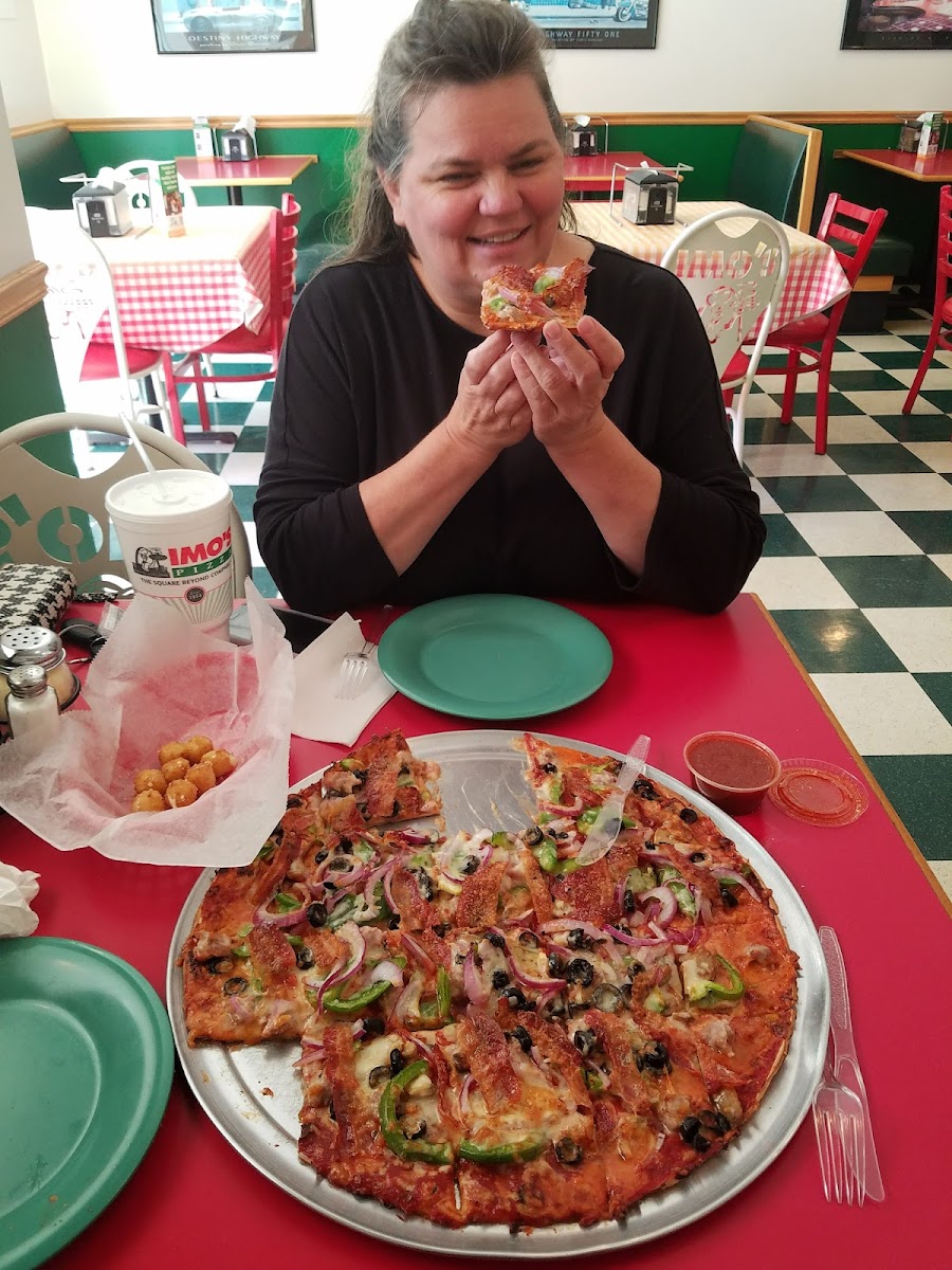 Imo's Pizza - Waterloo - Photo 4