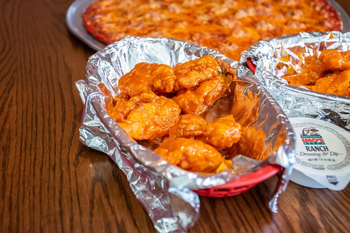 Imo's Pizza - Waterloo - Photo 5
