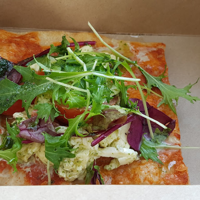 Mozzarella Onion and Basil Pizza