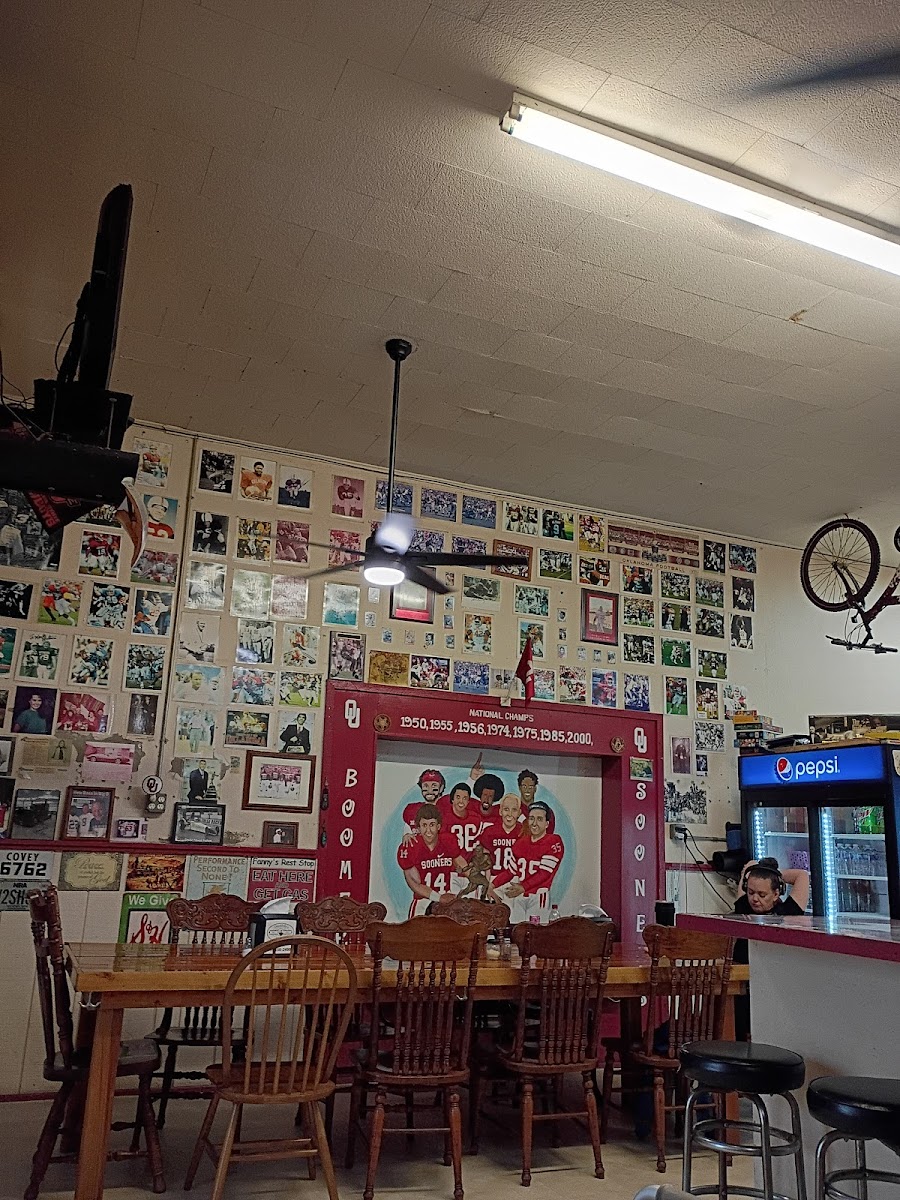 Goodfellas Pizzeria - Vinita - Photo 3