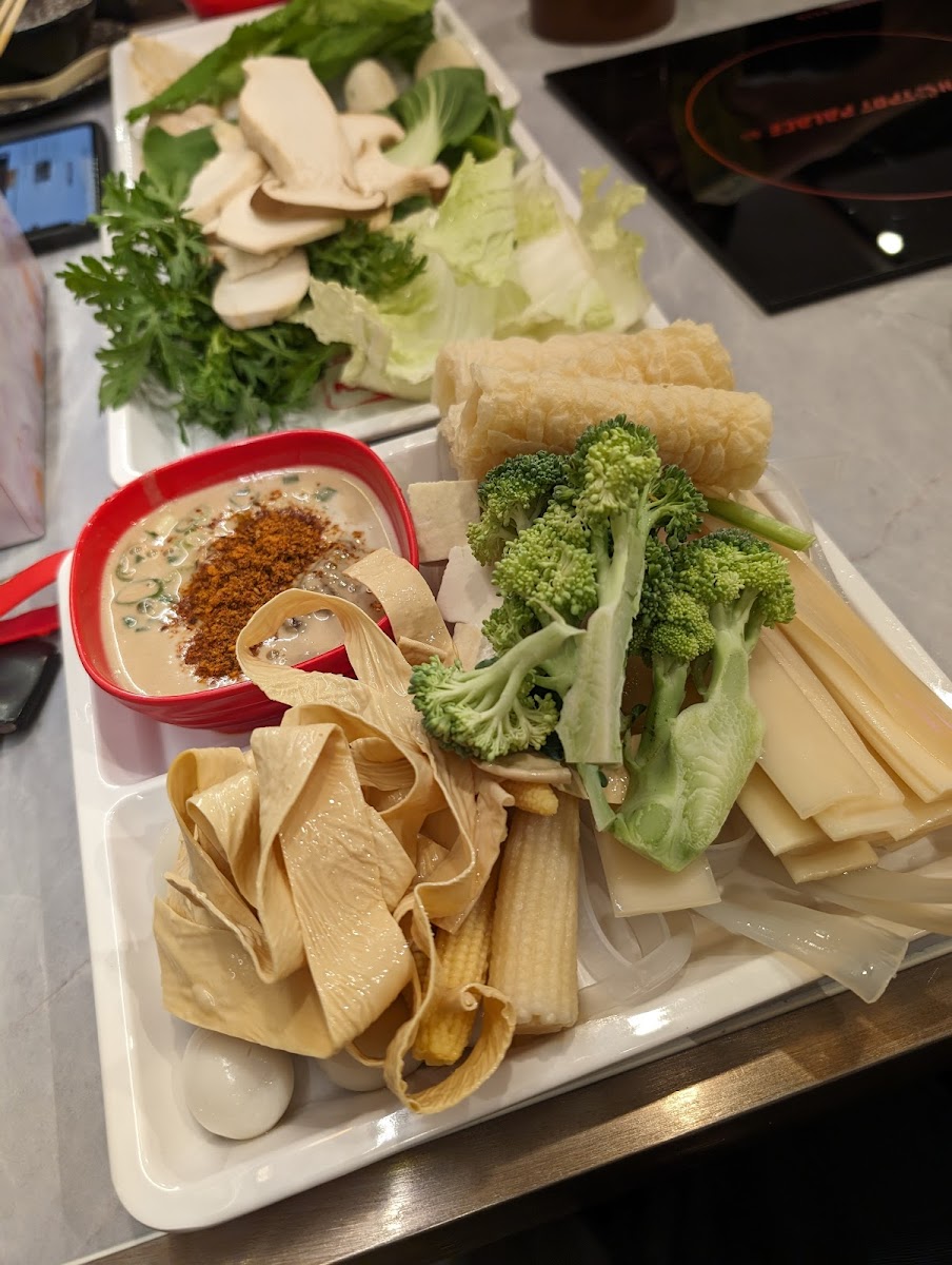 The Hotpot Palace Plus - Photo 8