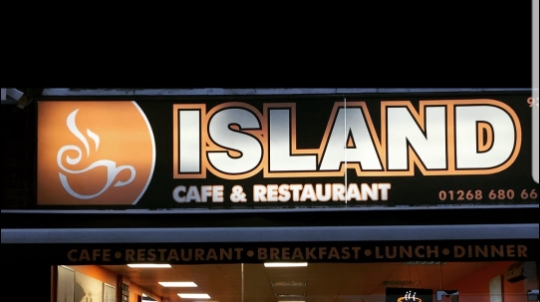 ISLAND CAFE - Photo 2