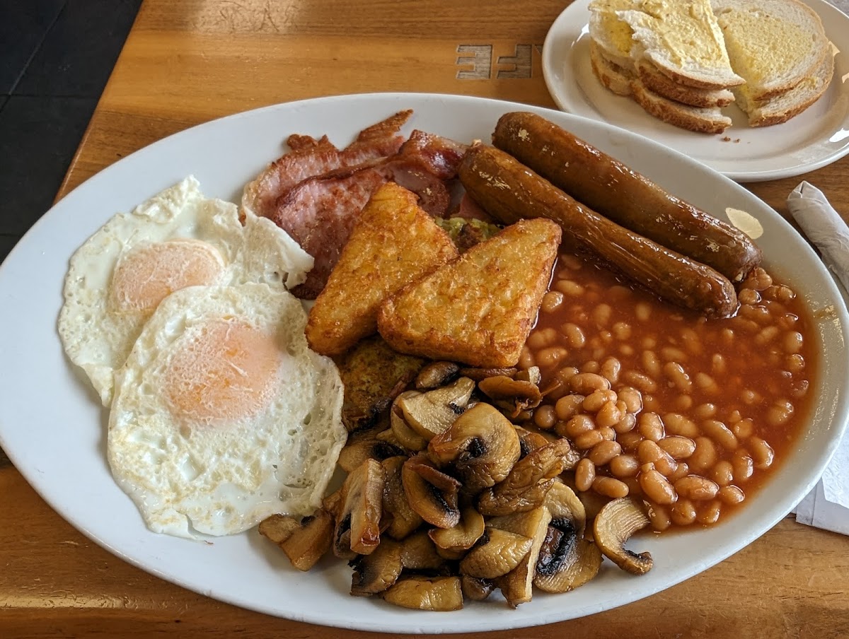 ISLAND CAFE - Photo 3