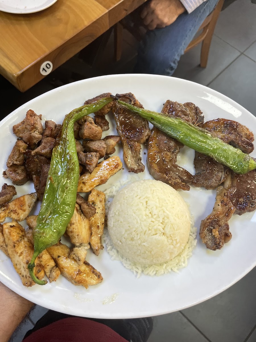 ISLAND CAFE - Photo 8