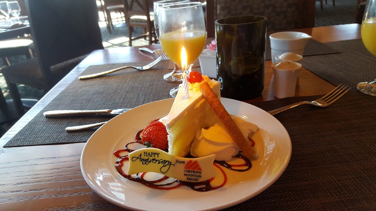 Mountain View Restaurant - Colorado Springs - Photo 2