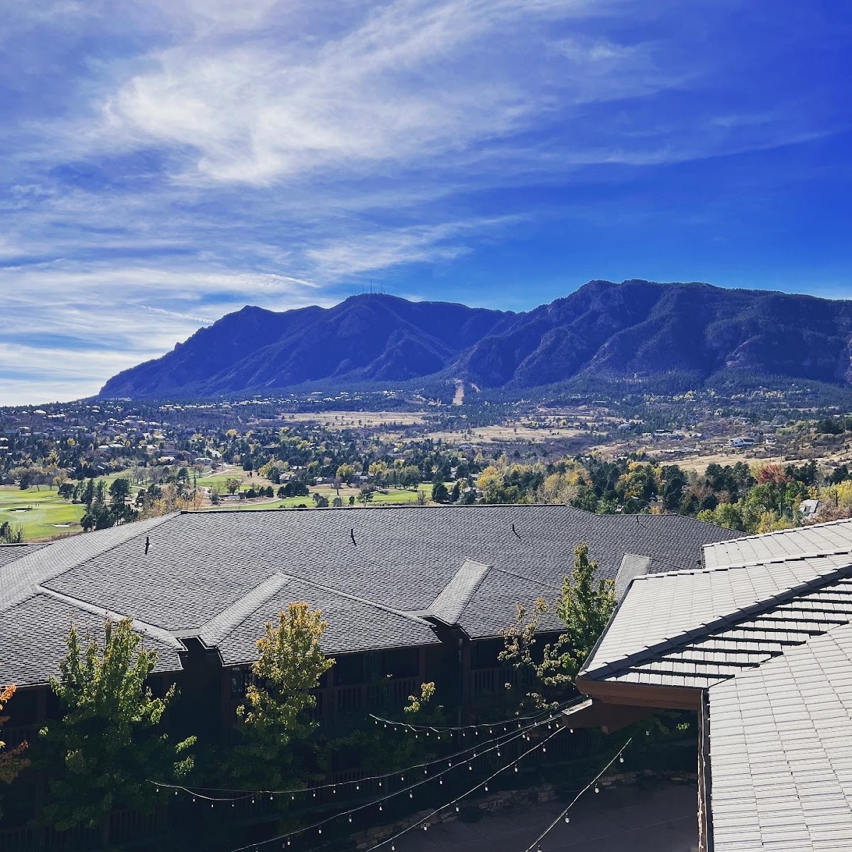 Mountain View Restaurant - Colorado Springs - Photo 3