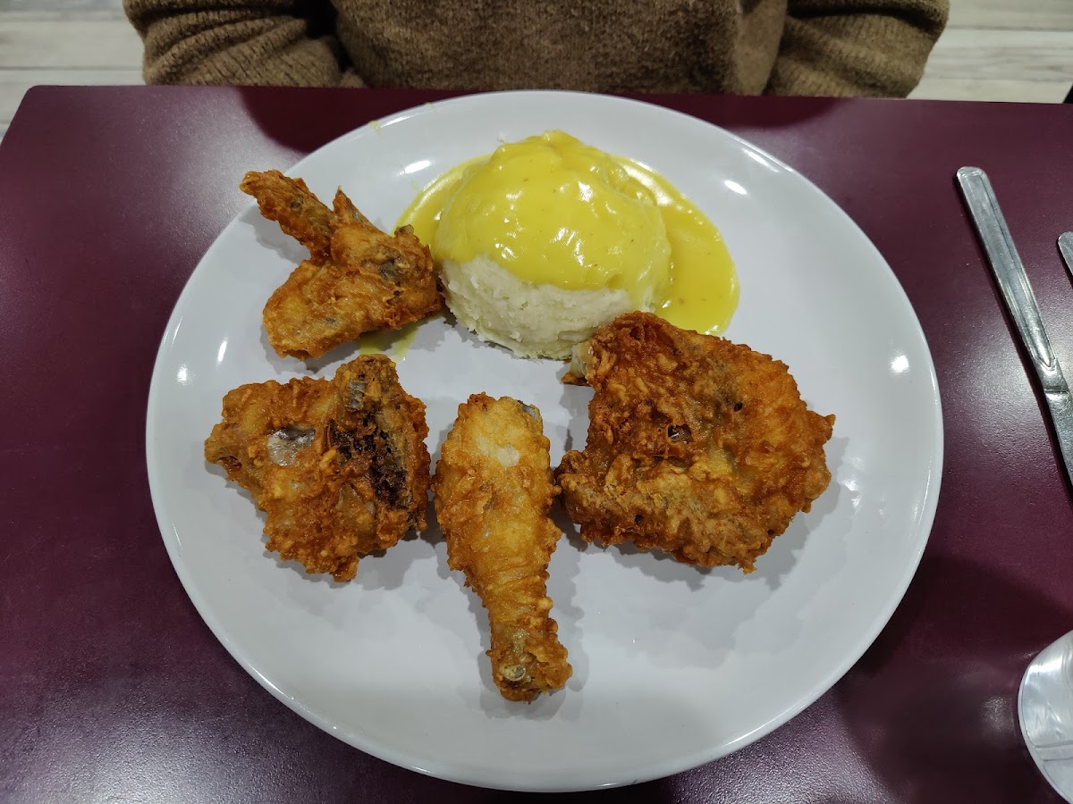 Variety's Restaurant - North Canton - Photo 9