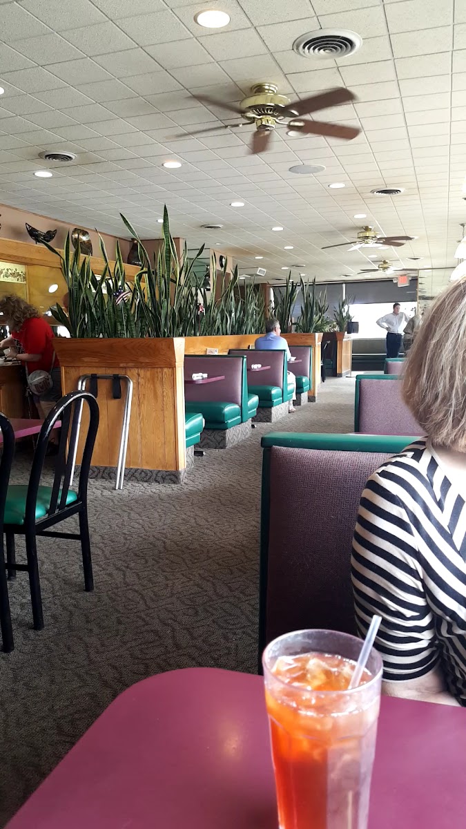 Variety's Restaurant - North Canton - Photo 1