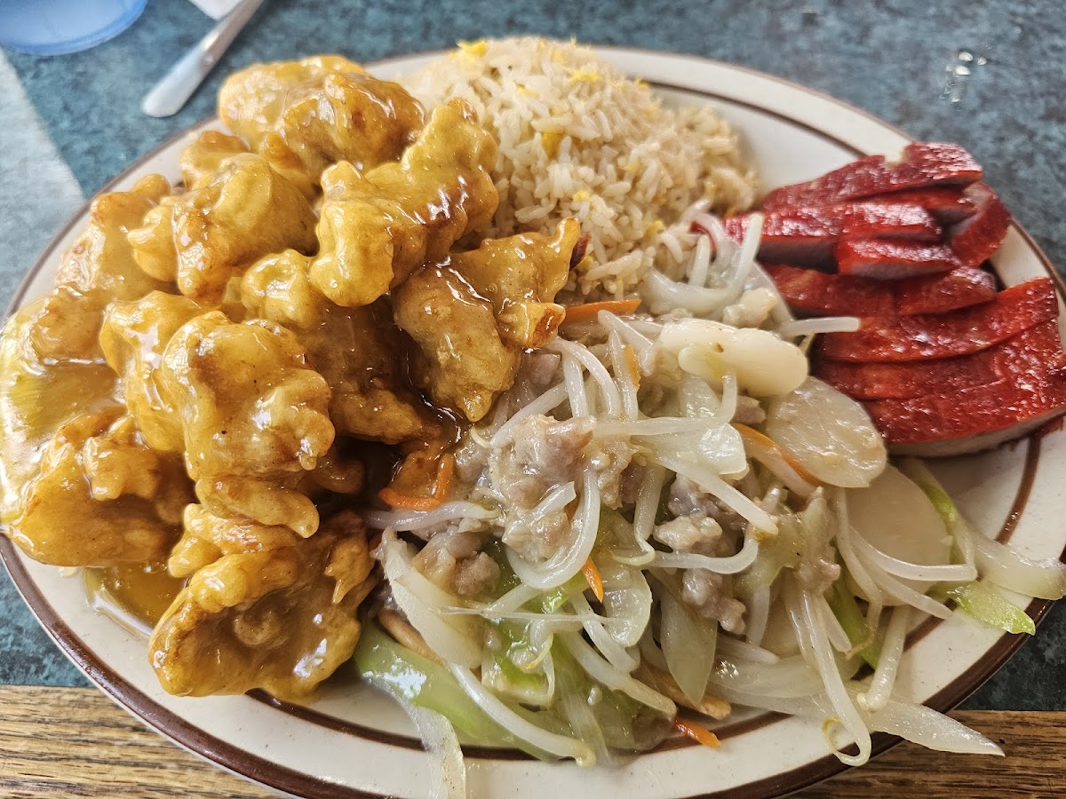 Happy Family Restaurant - Molalla - Photo 1