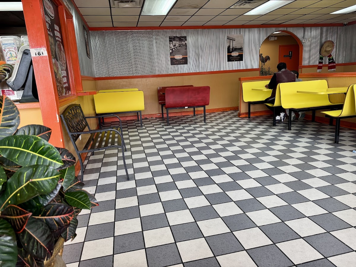 Rico Pollo - Commerce City - Photo 2