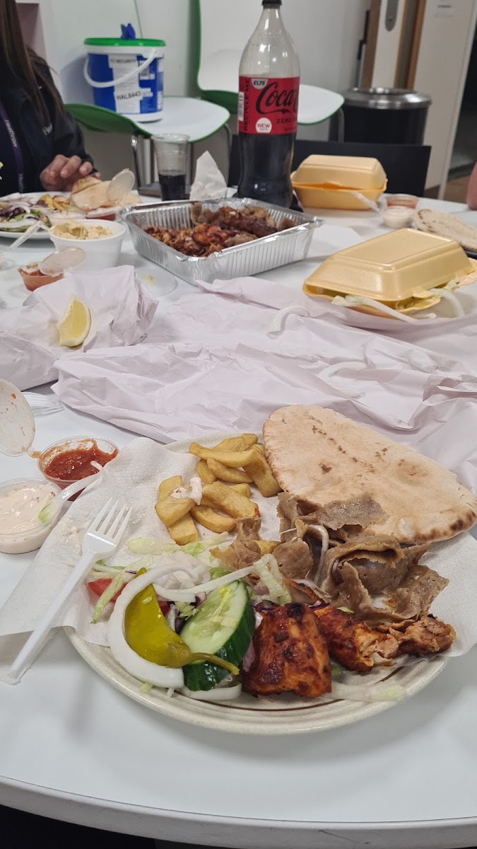 Istanbul Grill - Harmondsworth - Photo 9