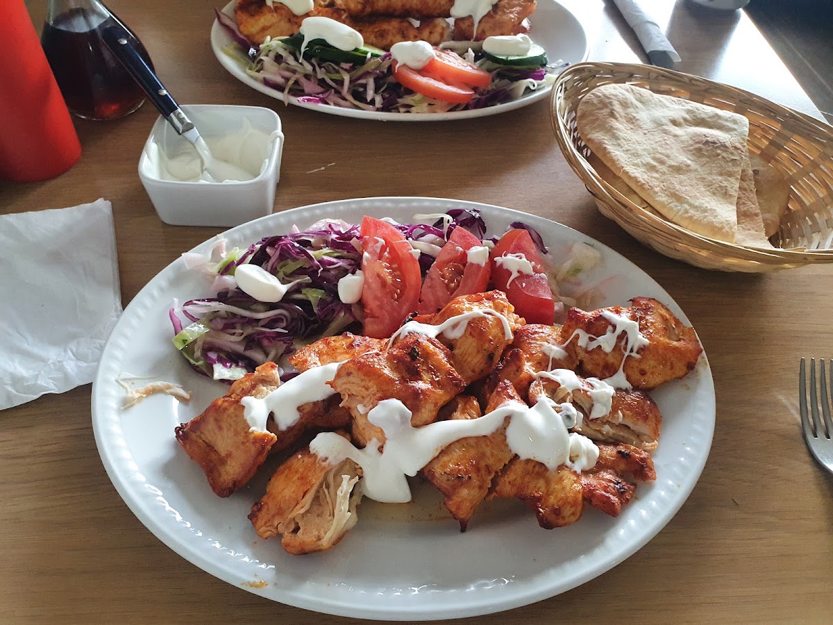 Istanbul Grill - Harmondsworth - Photo 5