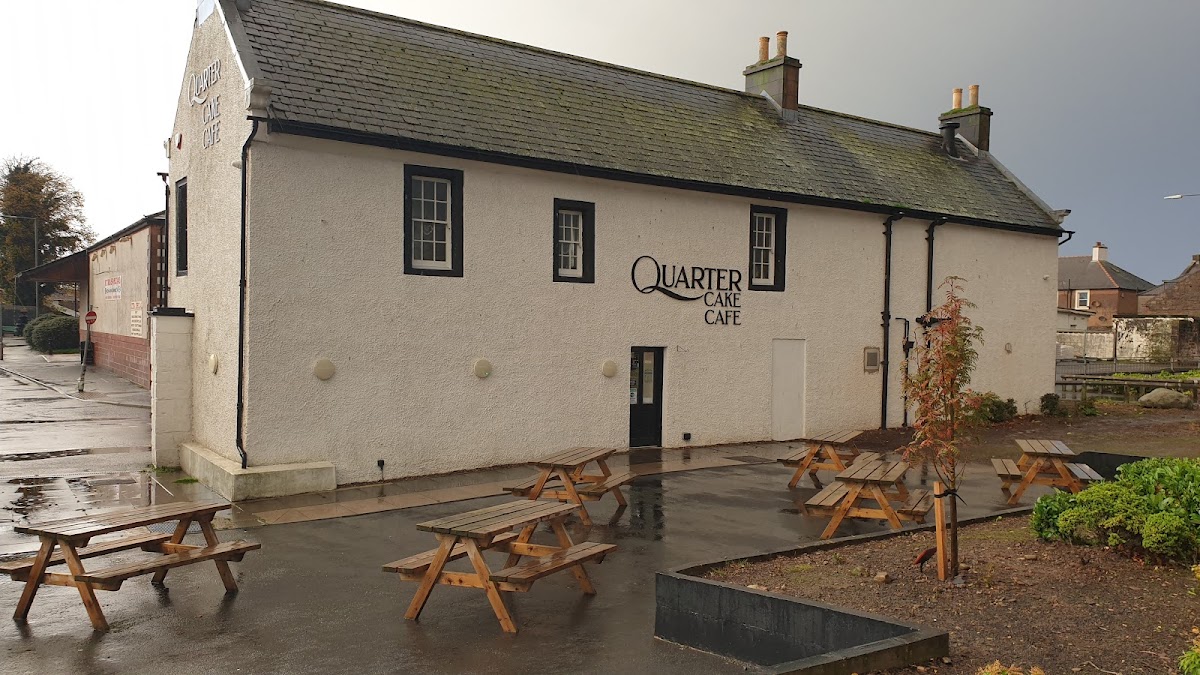 Quarter Cake Cafe - Photo 2