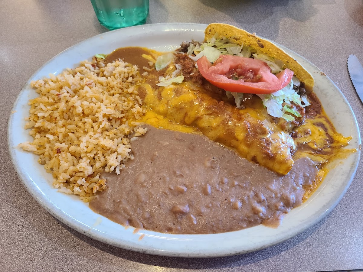 Juanito's Mexican Restaurant - Portales - Photo 5
